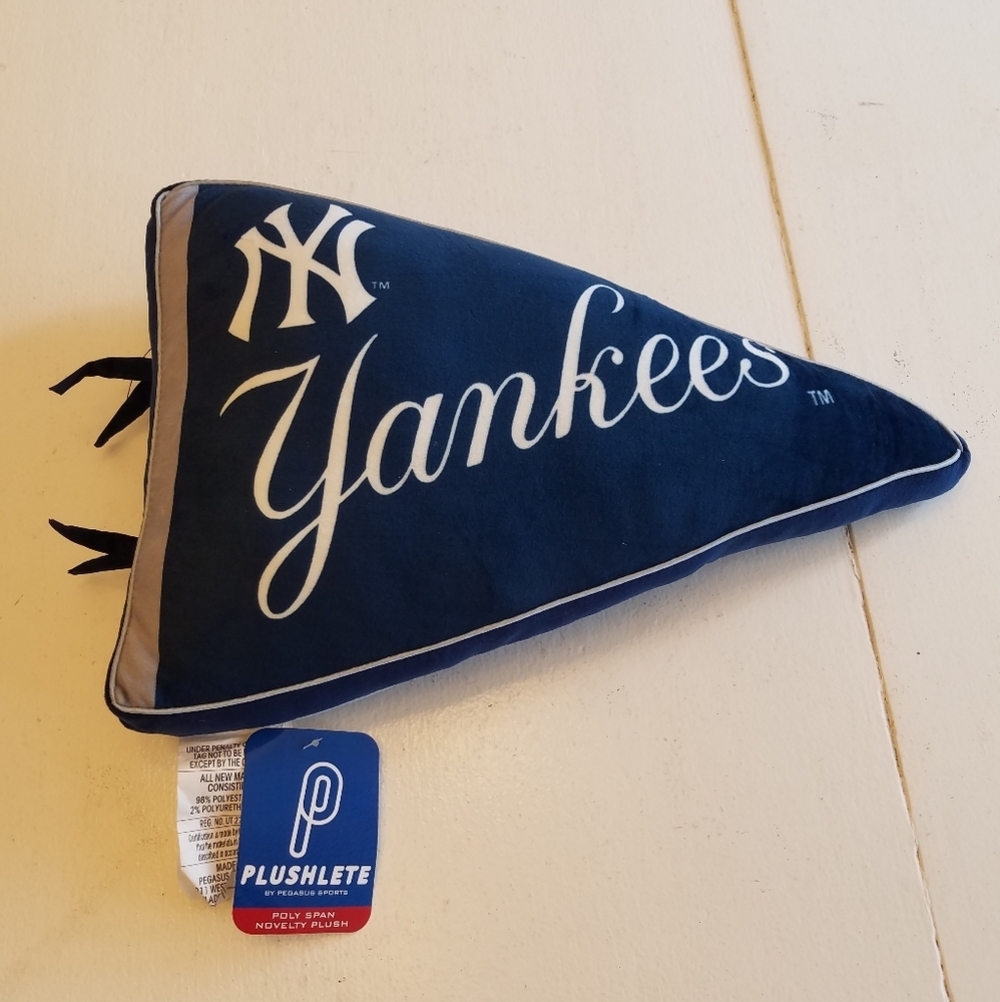 NWT New York Yankees Blue Plush Pegasus Sports